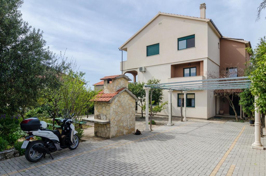 Apartments Leo Orebic Exterior photo
