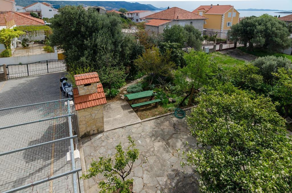 Apartments Leo Orebic Exterior photo